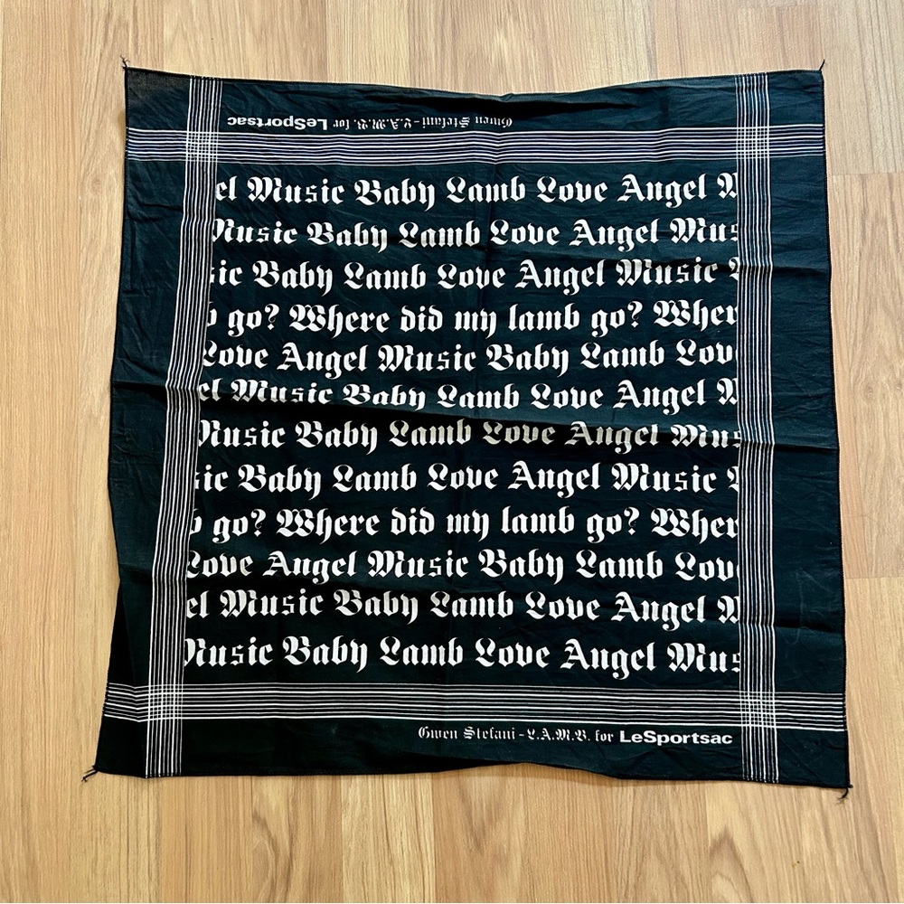 🎶RARE Gwen Stefani L.A.M.B.  Black and White  Scarf🎵